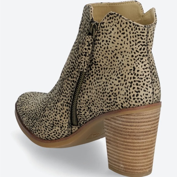 LEOPARD BOOTIES - Picture 4 of 7